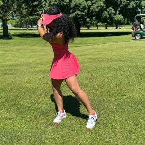 Like new hot pink lululemon tennis skirt